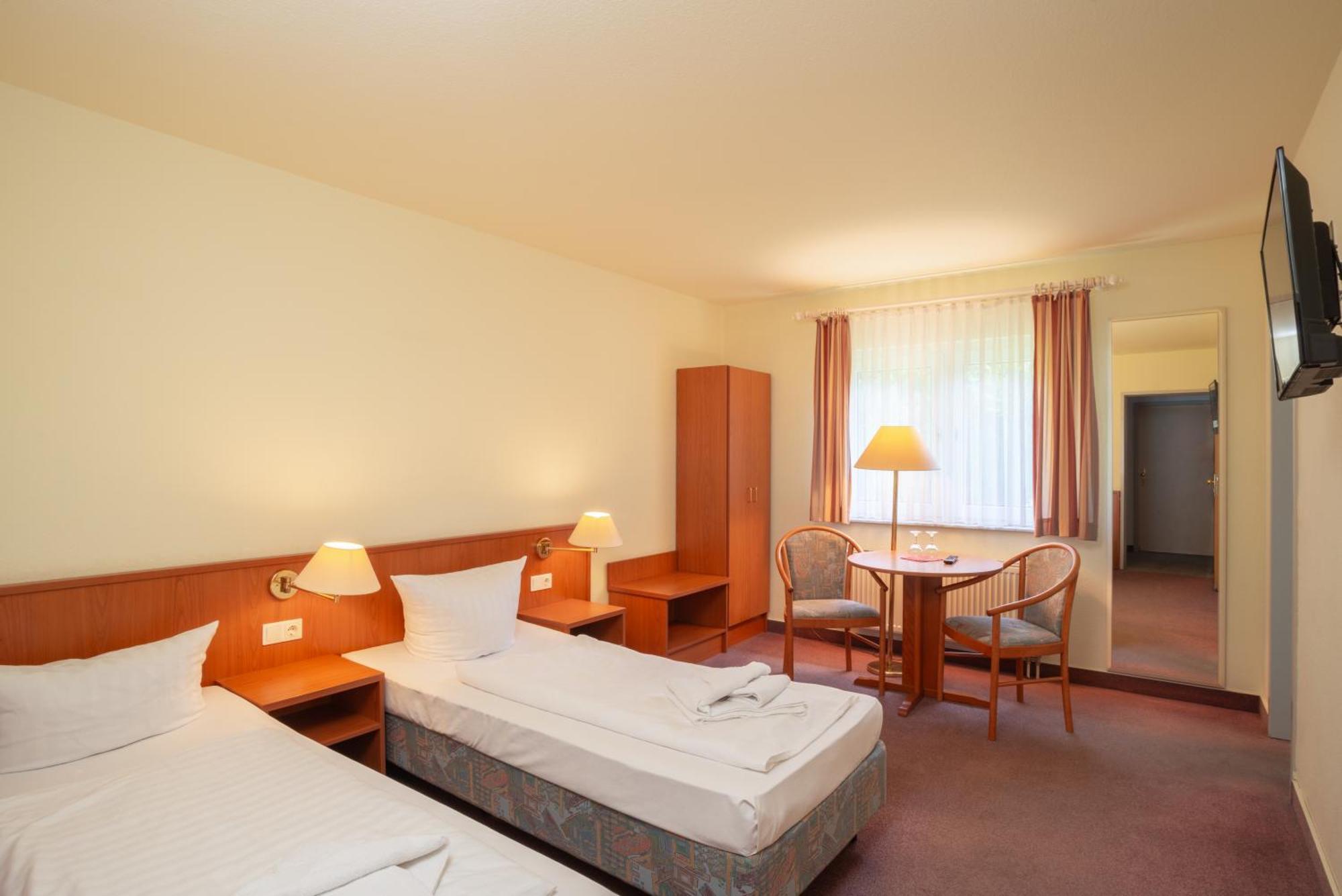 Waldhotel Schoeneiche -Self Check-In- Exterior foto